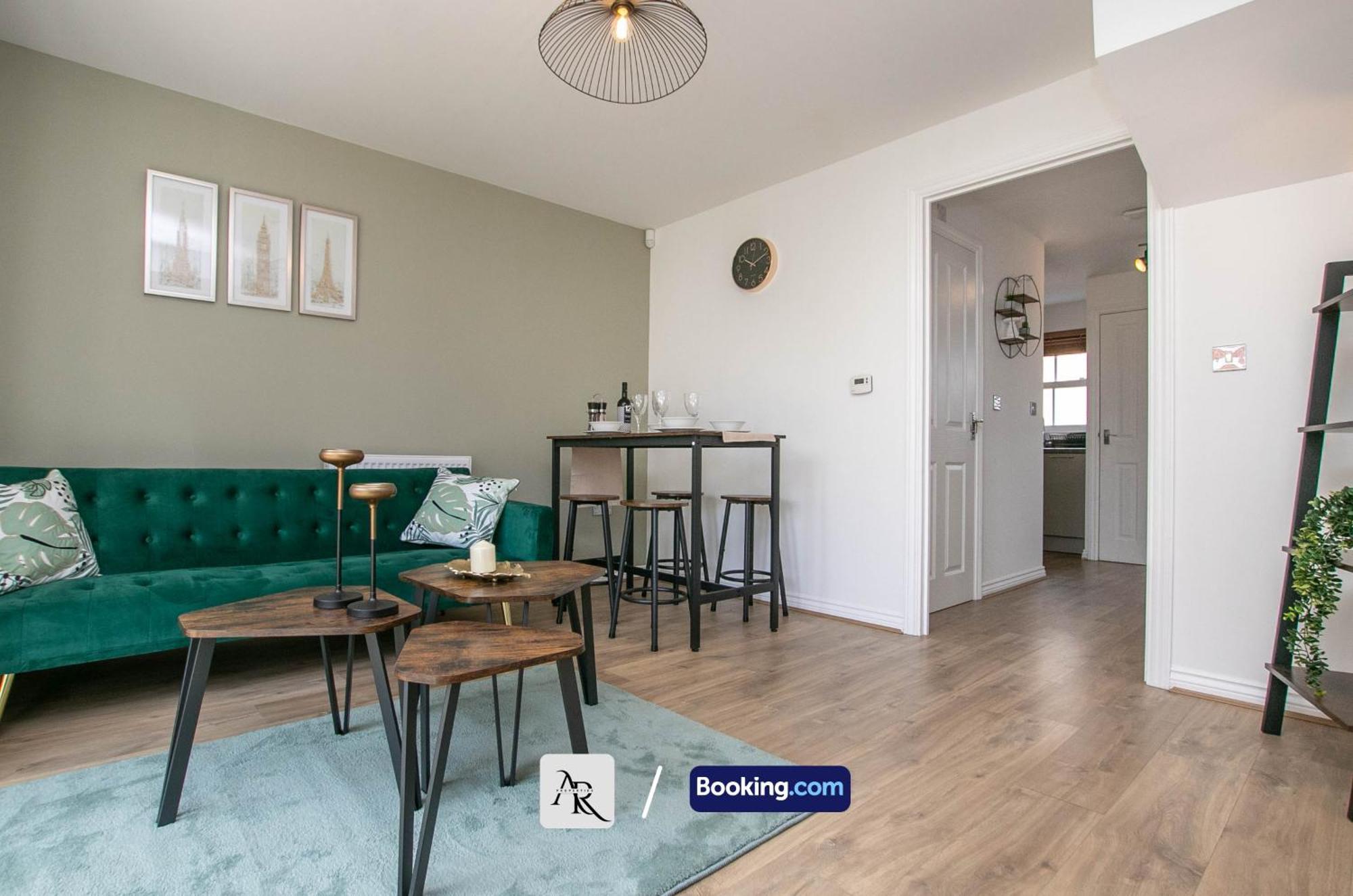 Cozy House By Ar Properties Short Lets & Serviced Accommodation Колчестър Екстериор снимка